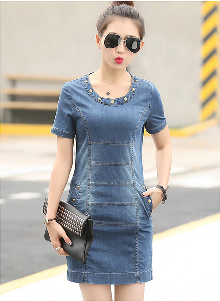 ĐẦM JEAN SUÔNG CỔ TRÒN ĐÍNH Ô VUÔNG KIM LOẠI